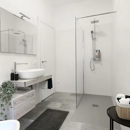 Perry's 아파트 포그나나 라리오